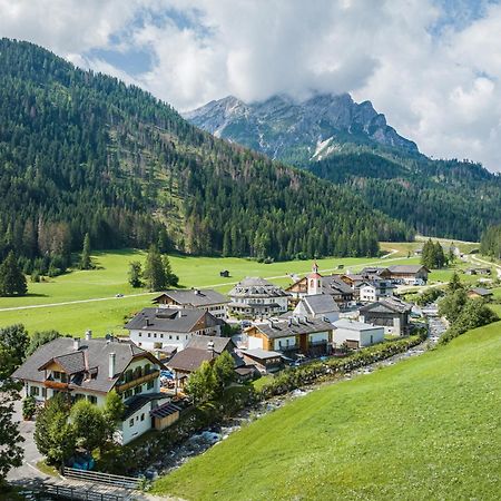 Gasthof Albergo Dolomiten براييز  المظهر الخارجي الصورة