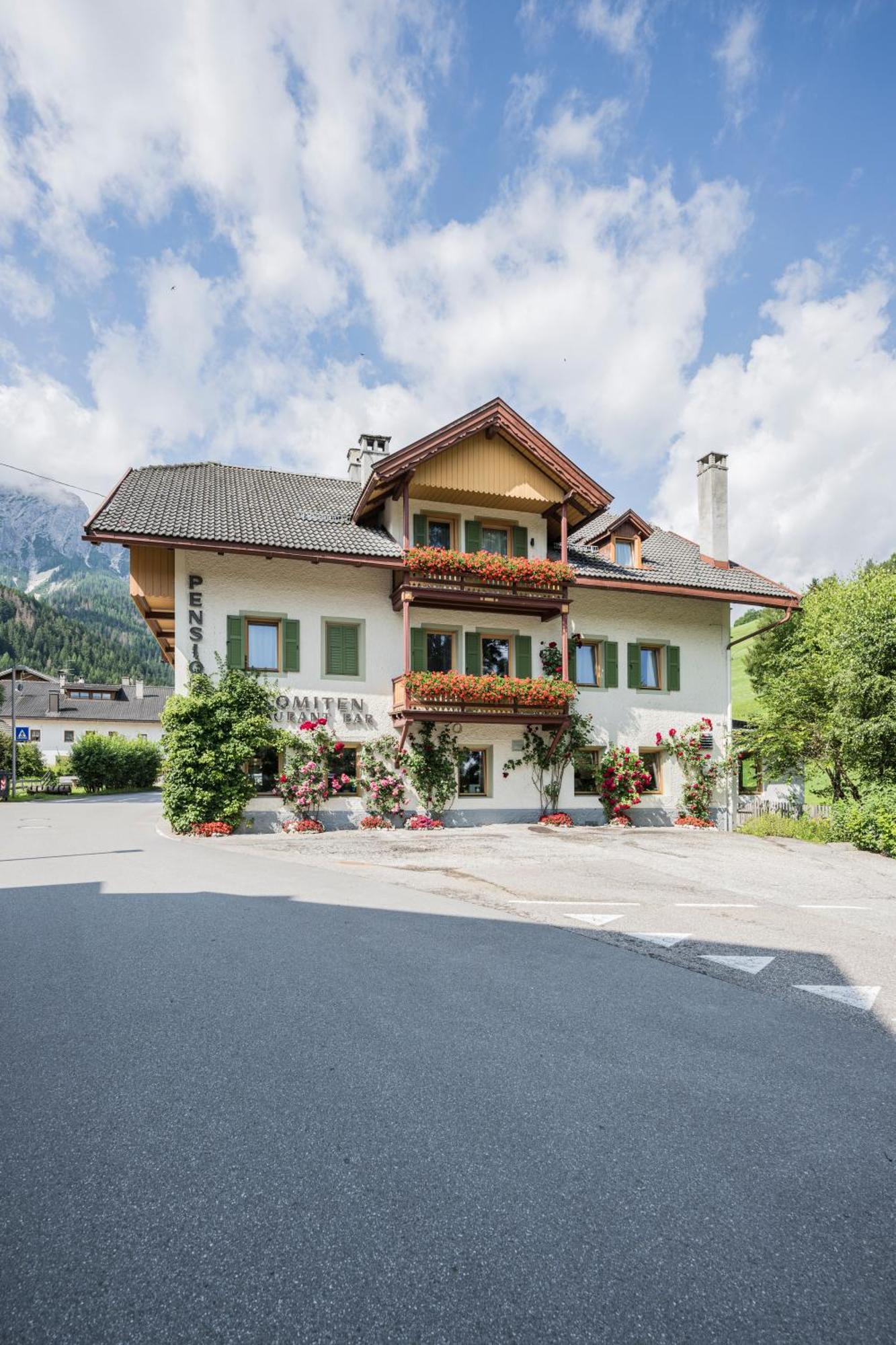 Gasthof Albergo Dolomiten براييز  المظهر الخارجي الصورة