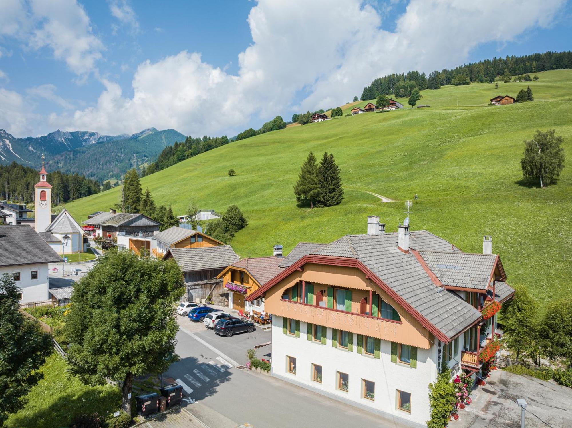 Gasthof Albergo Dolomiten براييز  المظهر الخارجي الصورة