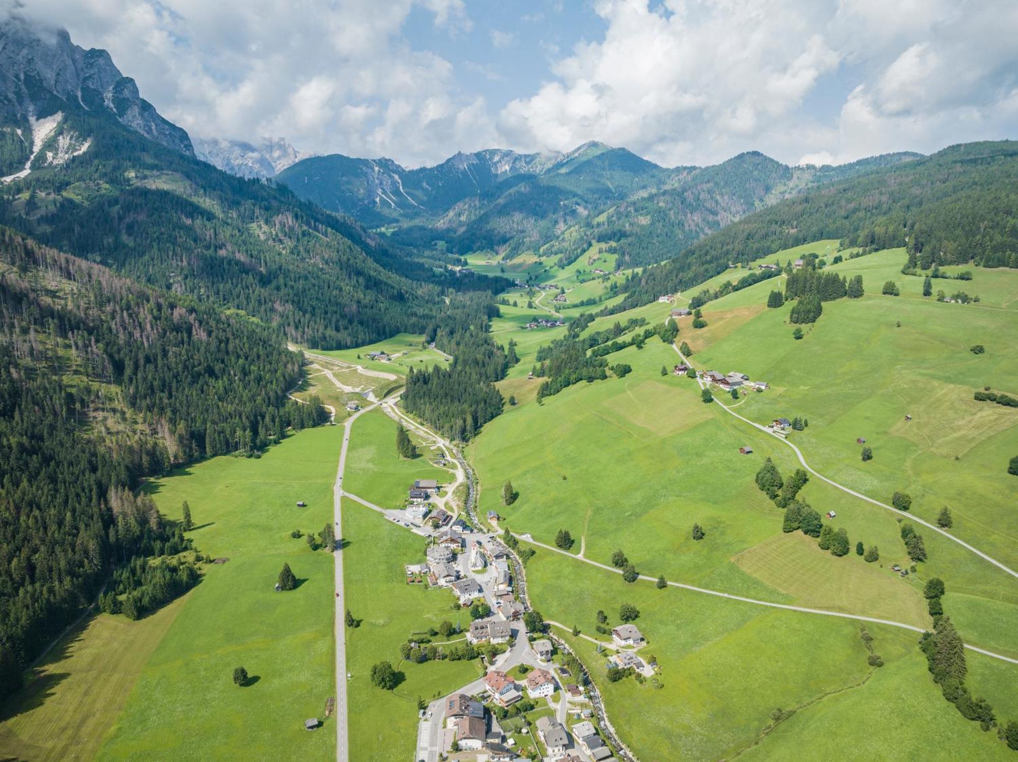 Gasthof Albergo Dolomiten براييز  المظهر الخارجي الصورة