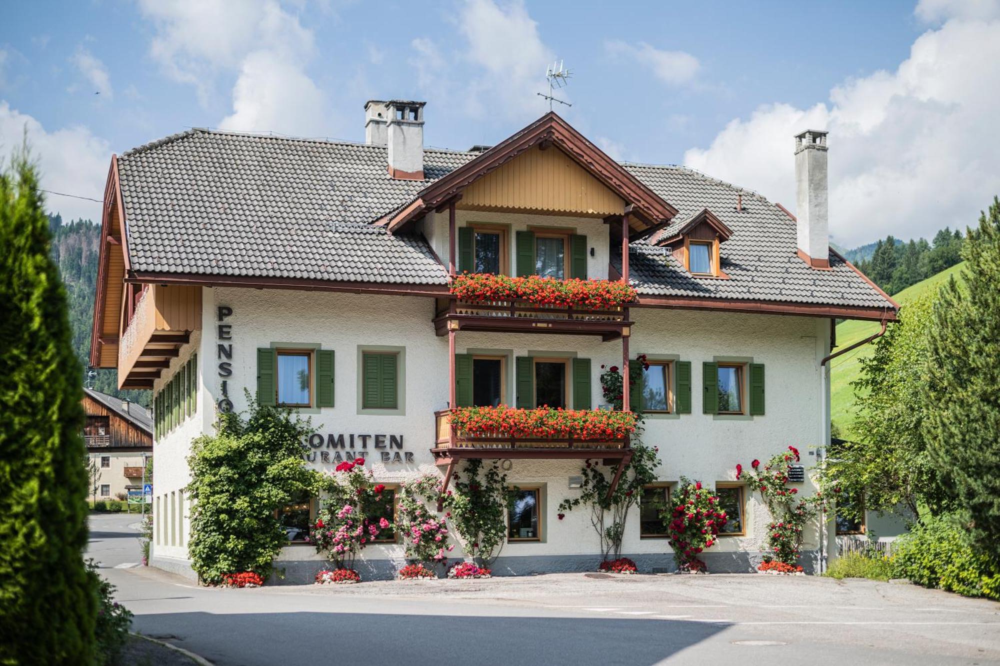 Gasthof Albergo Dolomiten براييز  المظهر الخارجي الصورة