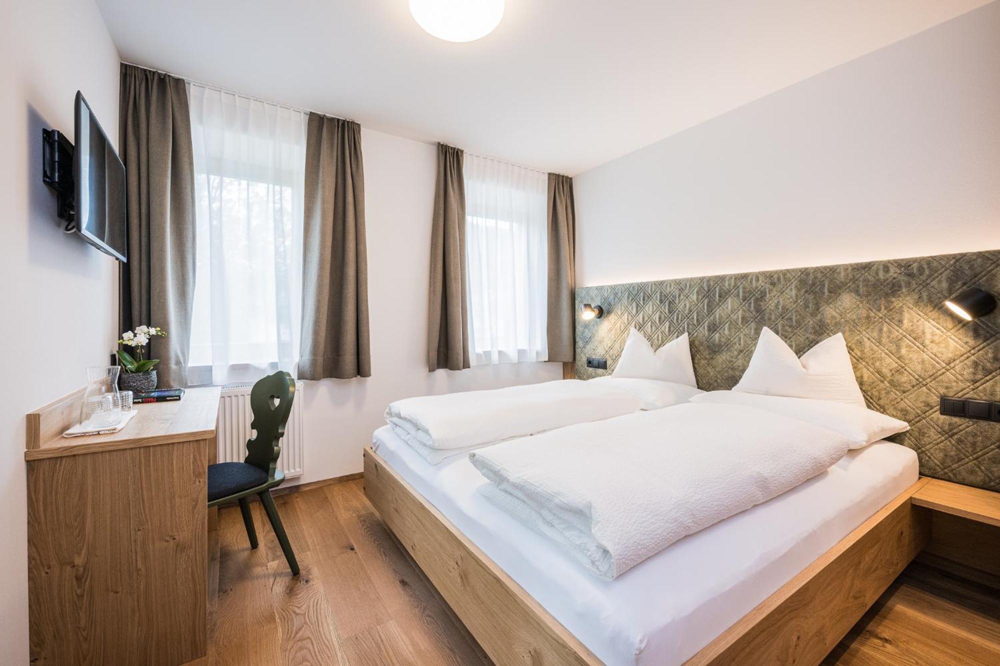 Gasthof Albergo Dolomiten براييز  المظهر الخارجي الصورة