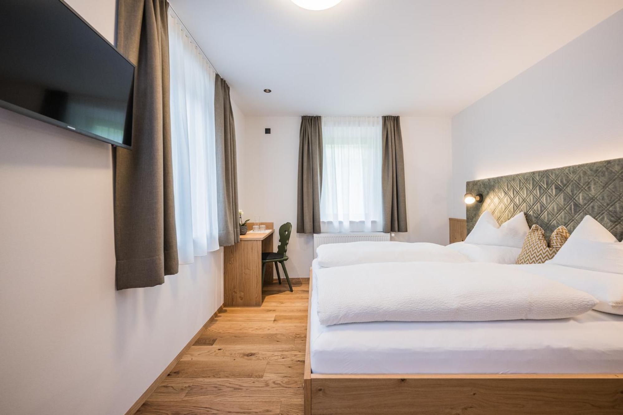 Gasthof Albergo Dolomiten براييز  المظهر الخارجي الصورة