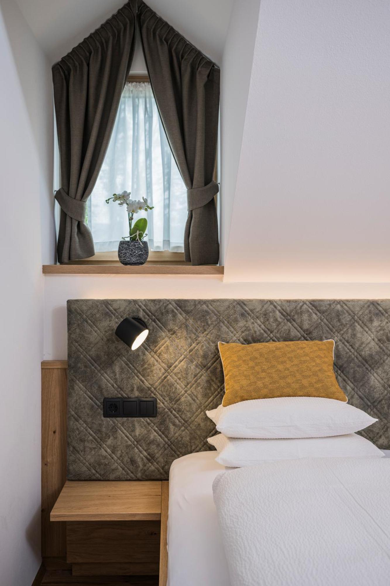 Gasthof Albergo Dolomiten براييز  المظهر الخارجي الصورة